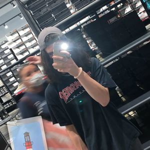 Meet your Posher, Logan